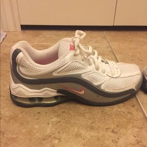 Women Nike Reaux Run size 5